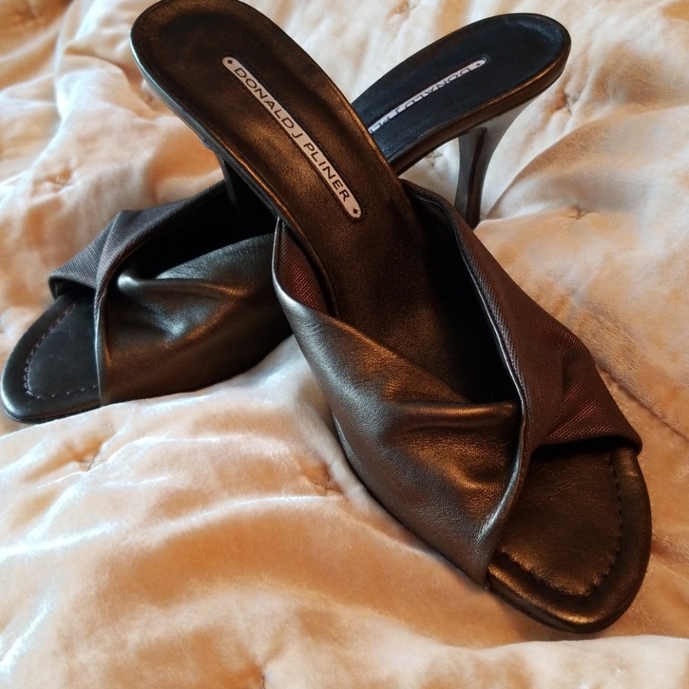 Donald J Pliner Metallic Kitten Heels